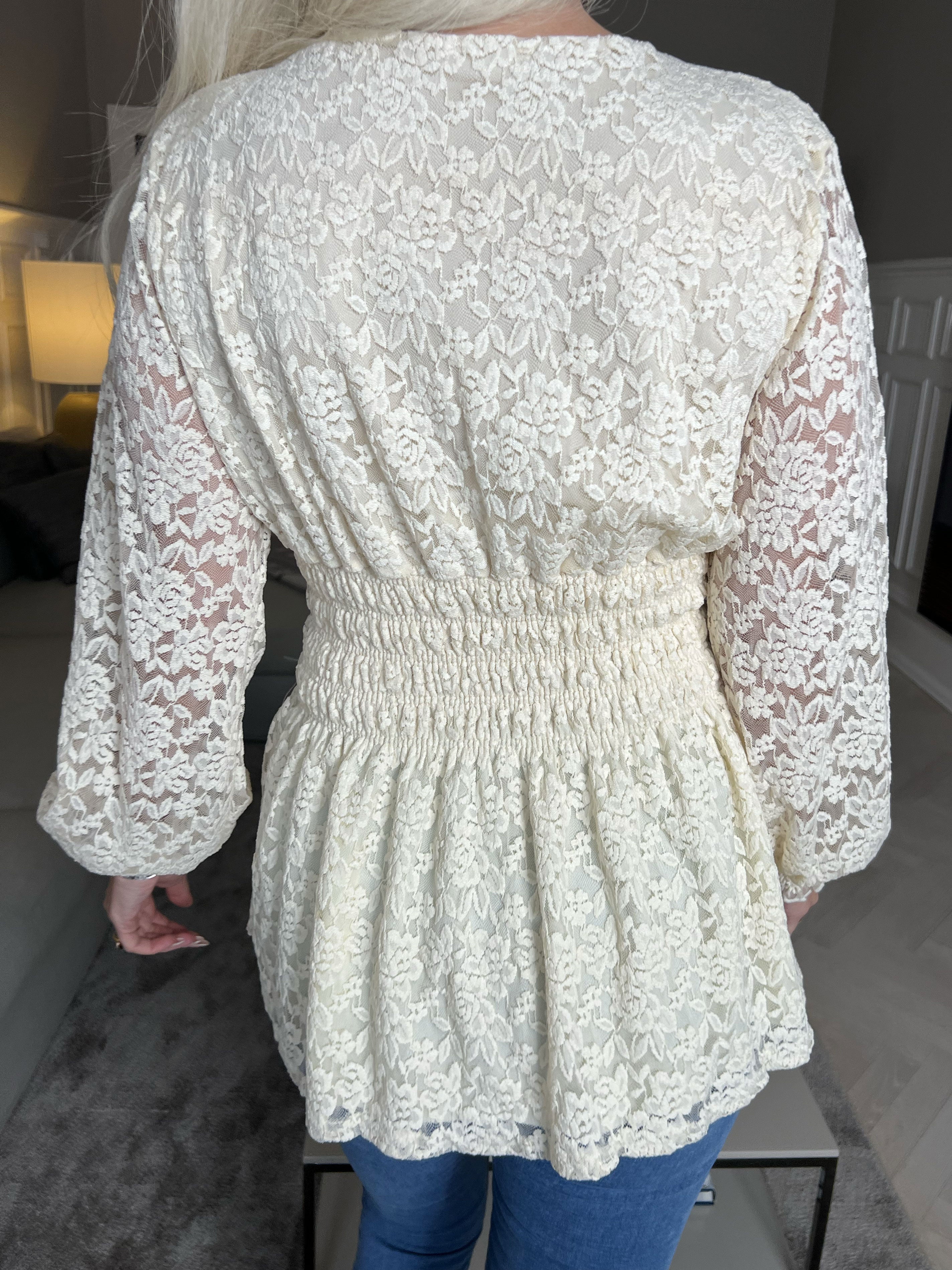 Pams Lace Shirt L/S - Elastisk blonde bluse med lange ærmer